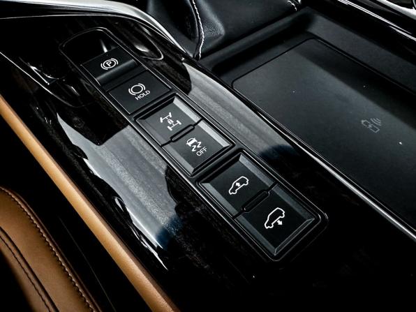 Lexus LX IV с пробегом 2025 года, цена 20 999 000 рублей, 1510 км, внедорожник, Автокод Объявления