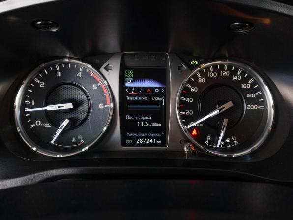 Toyota Hilux VIII Рестайлинг 2 с пробегом 2020 года, цена 3 999 000 рублей, 287241 км, offers.body_type.unknown, Автокод Объявления
