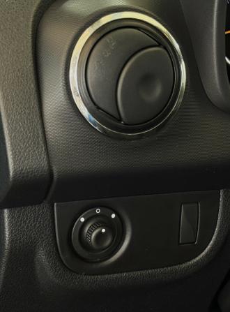 Renault Sandero II с пробегом 2017 года, цена 900 000 рублей, 135986 км, хэтчбек, Автокод Объявления