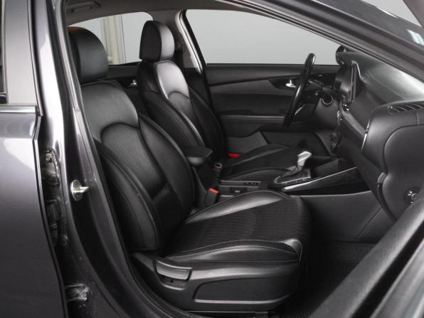 Kia Cerato IV Рестайлинг с пробегом 2022 года, цена 2 330 000 рублей, 79932 км, седан, Автокод Объявления