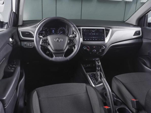 Hyundai Solaris II с пробегом 2017 года, цена 1 370 000 рублей, 163894 км, седан, Автокод Объявления