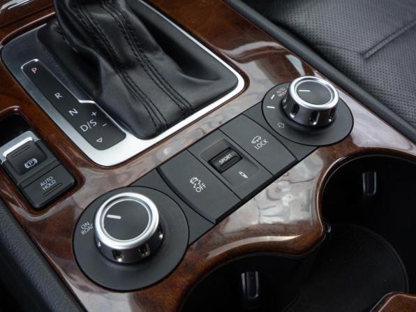 Volkswagen Touareg II с пробегом 2014 года, цена 2 230 000 рублей, 227015 км, внедорожник, Автокод Объявления