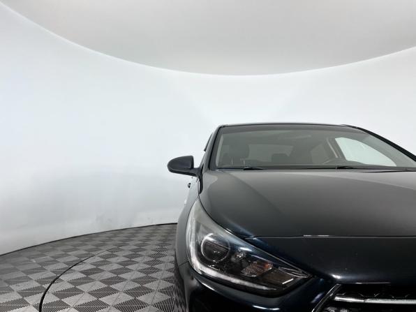 Hyundai Solaris II с пробегом 2017 года, цена 955 000 рублей, 211000 км, седан, Автокод Объявления