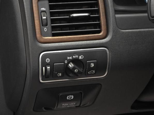 Volvo XC70 II Рестайлинг с пробегом 2014 года, цена 1 640 000 рублей, 250000 км, универсал, Автокод Объявления