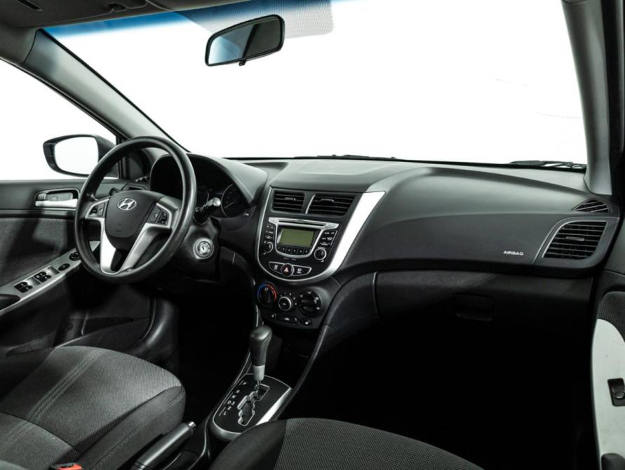 Hyundai Solaris I Санкт-Петербург  - изображение 10