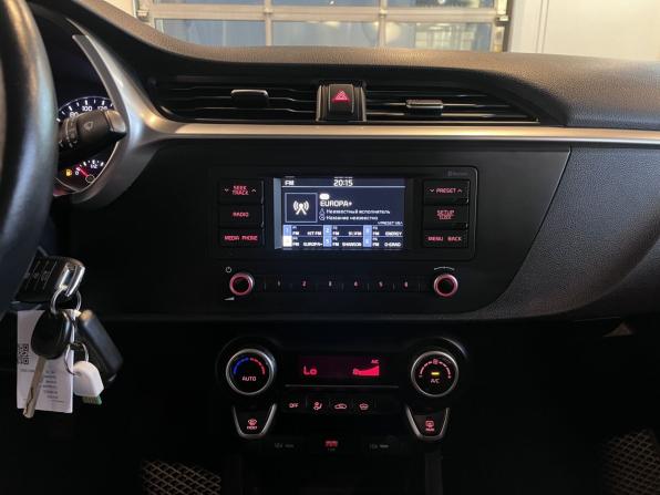 Kia Rio IV Рестайлинг с пробегом 2021 года, цена 1 655 000 рублей, 98445 км, седан, Автокод Объявления
