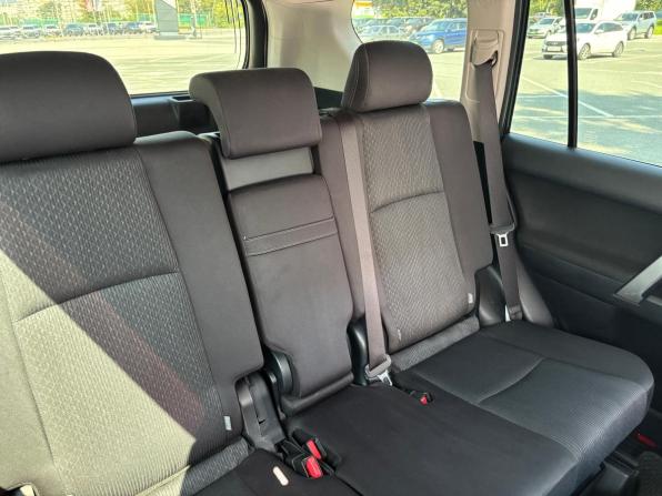 Toyota Land Cruiser Prado 150 Series Рестайлинг 2 с пробегом 2018 года, цена 3 990 000 рублей, 126000 км, внедорожник, Автокод Объявления