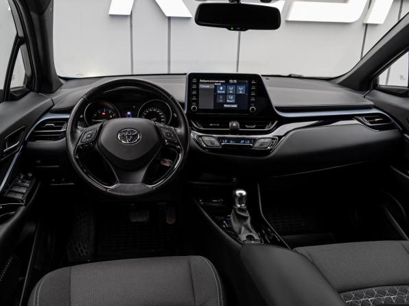 Toyota C-HR I Рестайлинг с пробегом 2020 года, цена 2 590 000 рублей, 61484 км, внедорожник, Автокод Объявления