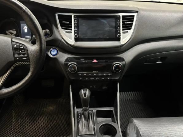 Hyundai Tucson III с пробегом 2016 года, цена 1 659 000 рублей, 210000 км, внедорожник, Автокод Объявления