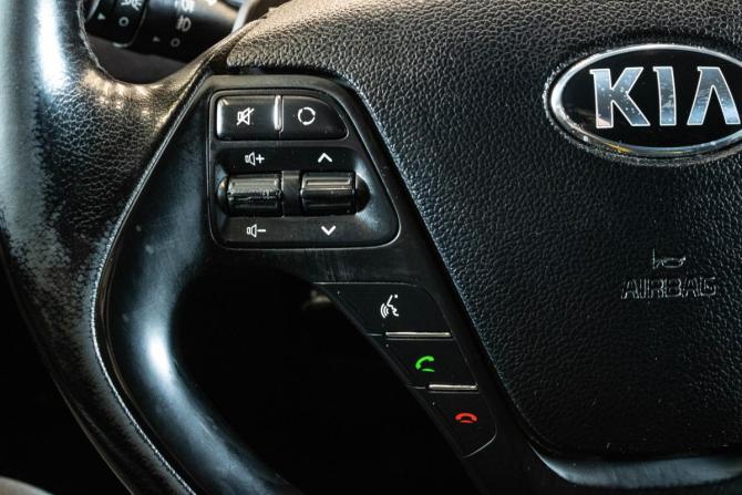 Kia Ceed II Рестайлинг с пробегом 2018 года, цена 1 269 000 рублей, 153123 км, хэтчбек, Автокод Объявления