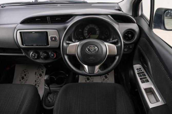 Toyota Vitz III (XP130) Рестайлинг с пробегом 2015 года, цена 899 000 рублей, 136780 км, хэтчбек, Автокод Объявления