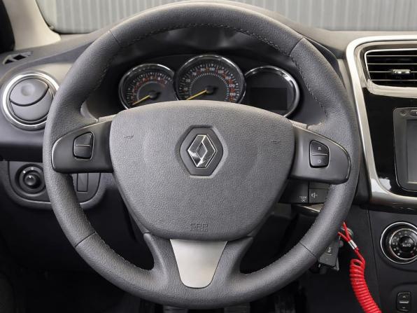 Renault Sandero II с пробегом 2014 года, цена 877 000 рублей, 115404 км, хэтчбек, Автокод Объявления