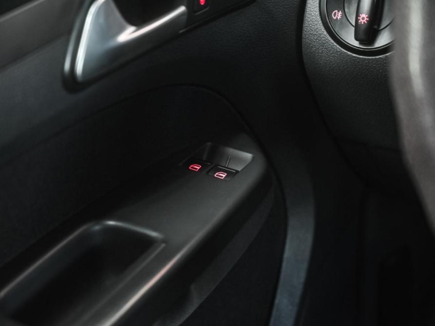 Volkswagen Touran I Рестайлинг Челябинск  - изображение 19