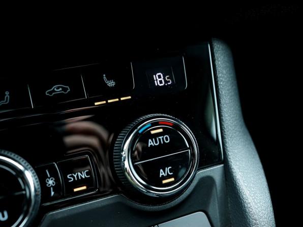 Skoda Karoq I с пробегом 2021 года, цена 2 569 000 рублей, 108411 км, внедорожник, Автокод Объявления