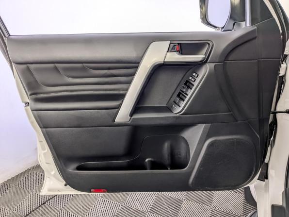 Toyota Land Cruiser Prado 150 Series Рестайлинг 3 с пробегом 2021 года, цена 4 910 000 рублей, 74457 км, внедорожник, Автокод Объявления
