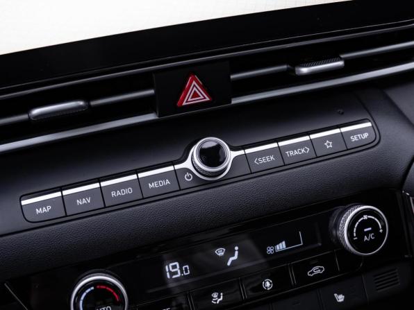 Hyundai Elantra VII (CN7) Рестайлинг с пробегом 2024 года, цена 2 280 000 рублей, 39237 км, седан, Автокод Объявления