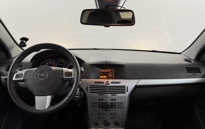 Opel Astra H Рестайлинг с пробегом 2012 года, цена 775 000 рублей, 72356 км, седан, Автокод Объявления