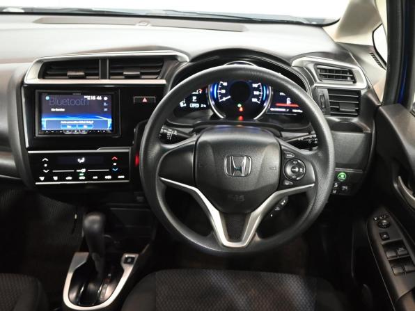 Honda Fit III Рестайлинг с пробегом 2019 года, цена 1 330 000 рублей, 146116 км, хэтчбек, Автокод Объявления