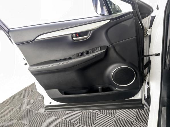 Lexus NX I с пробегом 2017 года, цена 2 690 000 рублей, 166995 км, внедорожник, Автокод Объявления