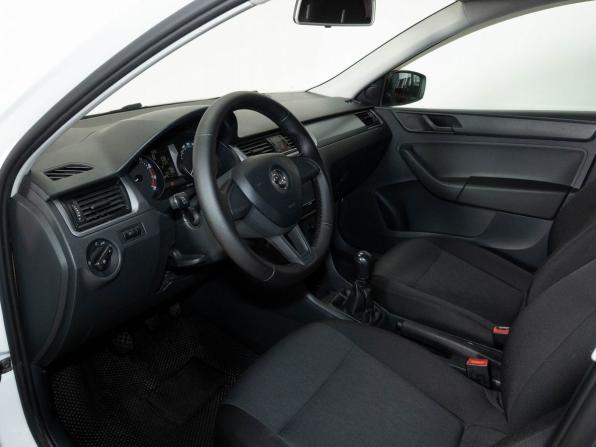 Skoda Rapid I с пробегом 2016 года, цена 948 000 рублей, 204095 км, лифтбек, Автокод Объявления