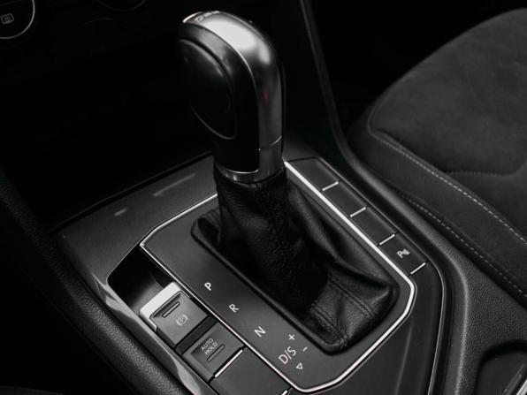 Volkswagen Tiguan II с пробегом 2018 года, цена 1 800 000 рублей, 135752 км, внедорожник, Автокод Объявления