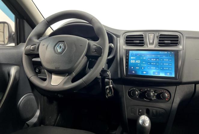 Renault Sandero II с пробегом 2015 года, цена 725 000 рублей, 211237 км, хэтчбек, Автокод Объявления
