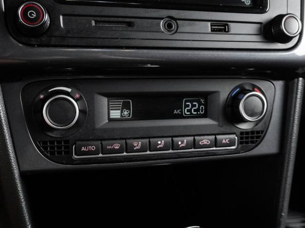 Volkswagen Polo V Рестайлинг с пробегом 2019 года, цена 1 299 000 рублей, 114720 км, седан, Автокод Объявления