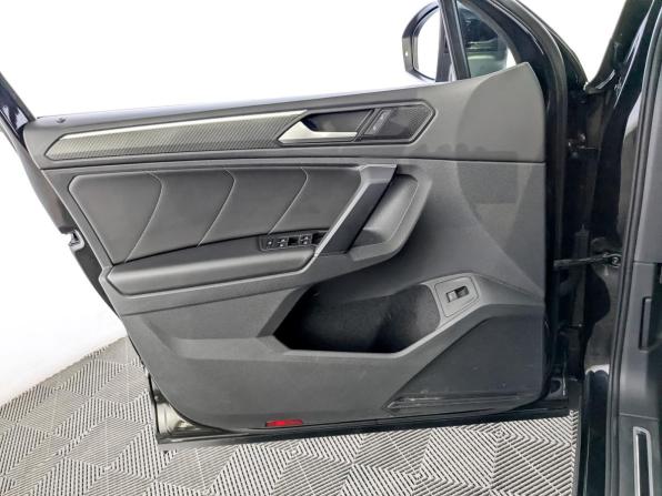 Volkswagen Tiguan II Рестайлинг с пробегом 2021 года, цена 2 999 000 рублей, 170071 км, внедорожник, Автокод Объявления