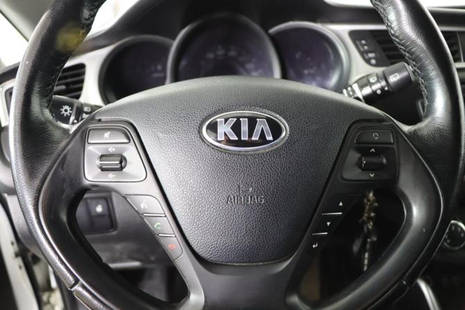 Kia Ceed II Рестайлинг с пробегом 2016 года, цена 1 189 990 рублей, 123124 км, хэтчбек, Автокод Объявления