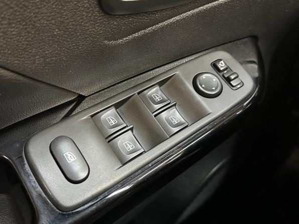 Renault Kaptur I Рестайлинг с пробегом 2021 года, цена 1 620 000 рублей, 110028 км, внедорожник, Автокод Объявления