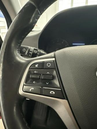 Hyundai Solaris II с пробегом 2017 года, цена 1 194 000 рублей, 169100 км, седан, Автокод Объявления