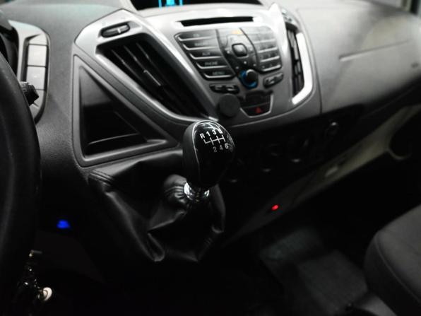 Ford Tourneo Custom I с пробегом 2017 года, цена 2 050 000 рублей, 284180 км, минивэн, Автокод Объявления