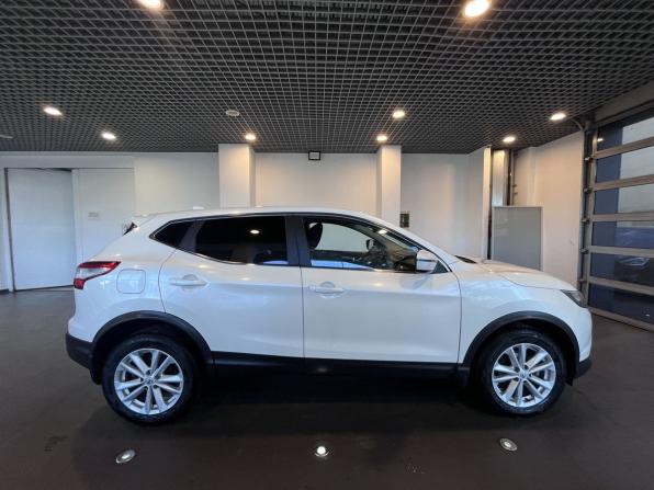 Nissan Qashqai II с пробегом 2018 года, цена 1 780 000 рублей, 110169 км, внедорожник, Автокод Объявления