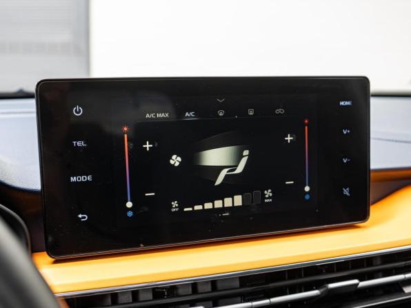 Livan X3 Pro с пробегом 2023 года, цена 1 315 000 рублей, 43655 км, внедорожник, Автокод Объявления