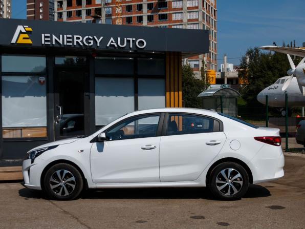 Kia Rio IV Рестайлинг с пробегом 2021 года, цена 1 550 000 рублей, 115132 км, седан, Автокод Объявления