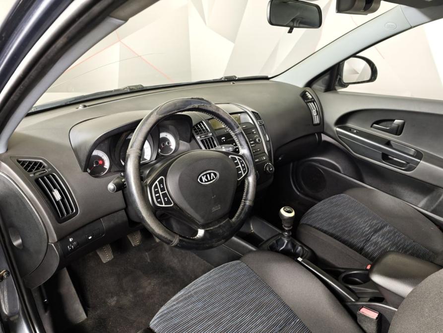Kia Ceed I Москва  - изображение 17