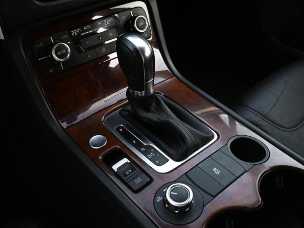 Volkswagen Touareg II с пробегом 2012 года, цена 1 860 000 рублей, 213622 км, внедорожник, Автокод Объявления