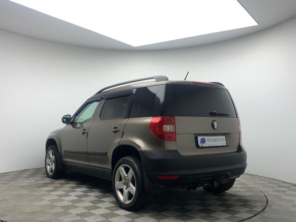 Skoda Yeti I с пробегом 2012 года, цена 790 000 рублей, 225279 км, внедорожник, Автокод Объявления