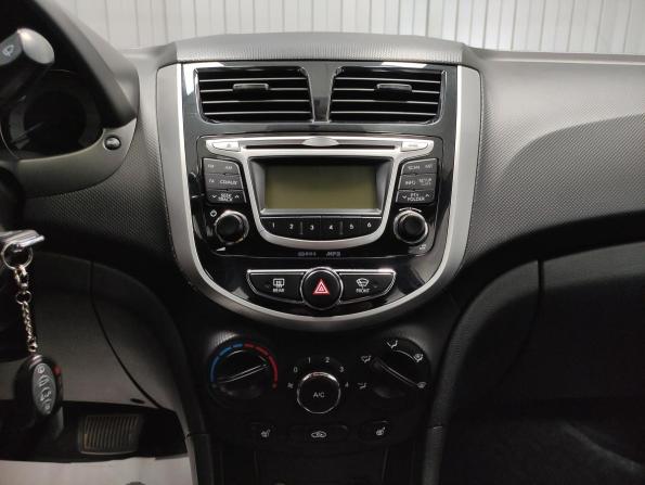 Hyundai Solaris I с пробегом 2014 года, цена 1 039 000 рублей, 163868 км, седан, Автокод Объявления