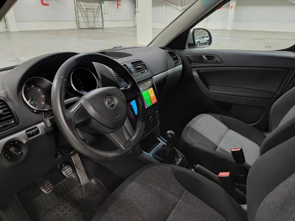 Skoda Yeti I Рестайлинг с пробегом 2014 года, цена 639 000 рублей, 247462 км, внедорожник, Автокод Объявления