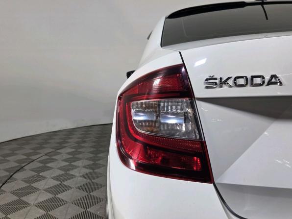 Skoda Rapid I Рестайлинг с пробегом 2018 года, цена 1 025 000 рублей, 197000 км, лифтбек, Автокод Объявления