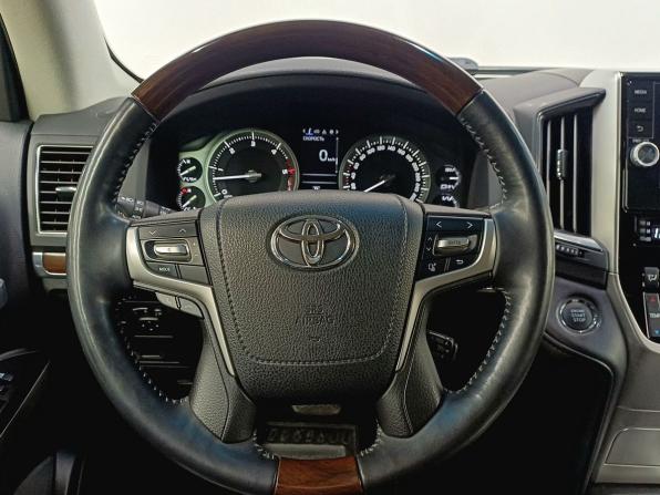 Toyota Land Cruiser 200 Series Рестайлинг 2 с пробегом 2017 года, цена 6 749 000 рублей, 81280 км, внедорожник, Автокод Объявления
