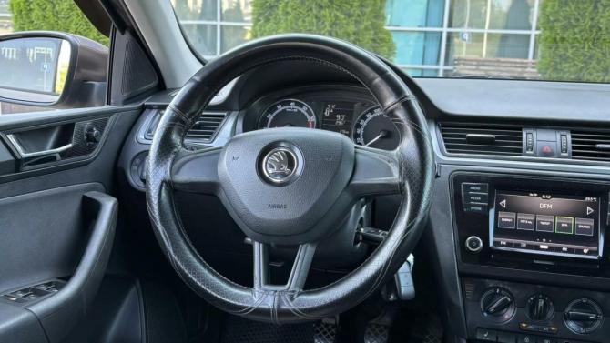 Skoda Rapid I Рестайлинг с пробегом 2019 года, цена 1 095 000 рублей, 175000 км, лифтбек, Автокод Объявления