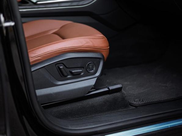 Audi Q8 I (4M) с пробегом 2022 года, цена 6 750 000 рублей, 115834 км, внедорожник, Автокод Объявления