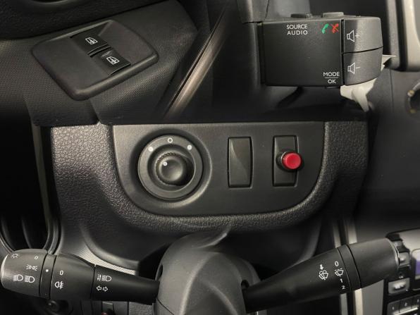 Renault Logan II Рестайлинг с пробегом 2019 года, цена 899 000 рублей, 129200 км, седан, Автокод Объявления