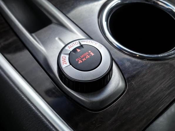 Nissan Pathfinder IV с пробегом 2015 года, цена 1 555 000 рублей, 161444 км, внедорожник, Автокод Объявления