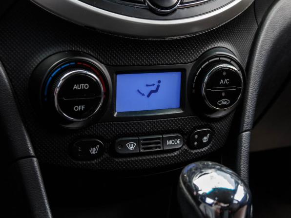 Hyundai Solaris I с пробегом 2013 года, цена 640 000 рублей, 227213 км, хэтчбек, Автокод Объявления