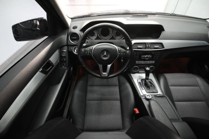 Mercedes-Benz C-Класс III (W204) Рестайлинг с пробегом 2012 года, цена 1 600 000 рублей, 226653 км, седан, Автокод Объявления