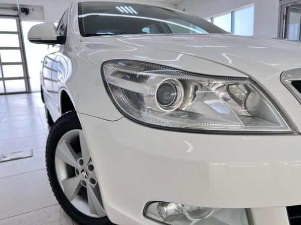 Skoda Octavia II (A5) Рестайлинг с пробегом 2011 года, цена 994 000 рублей, 183444 км, лифтбек, Автокод Объявления