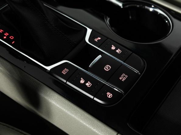 Kia Carnival III с пробегом 2020 года, цена 2 970 000 рублей, 134720 км, минивэн, Автокод Объявления